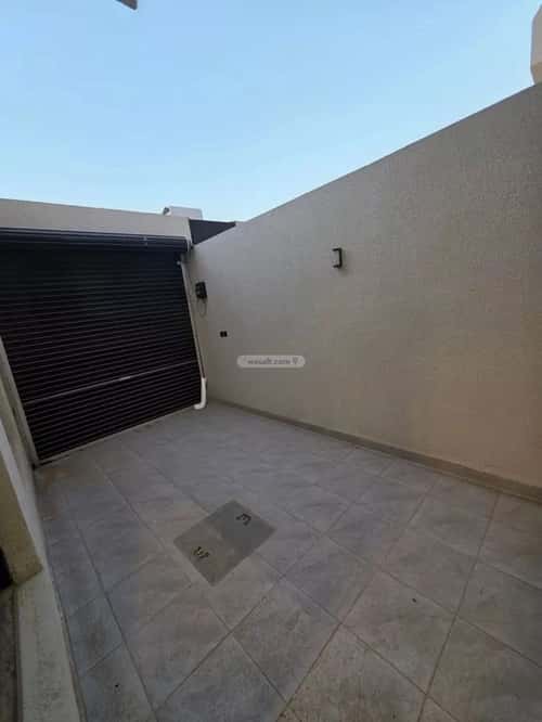 5 bedroom villa in Al Awali 2