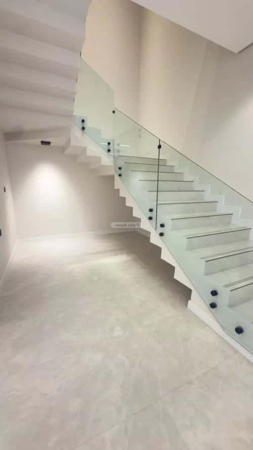 5 bedroom villa in Al Janadriyah 3