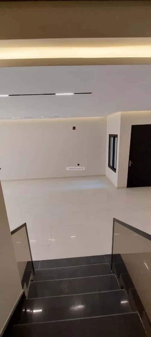 7 bedroom villa in Al Awali 4