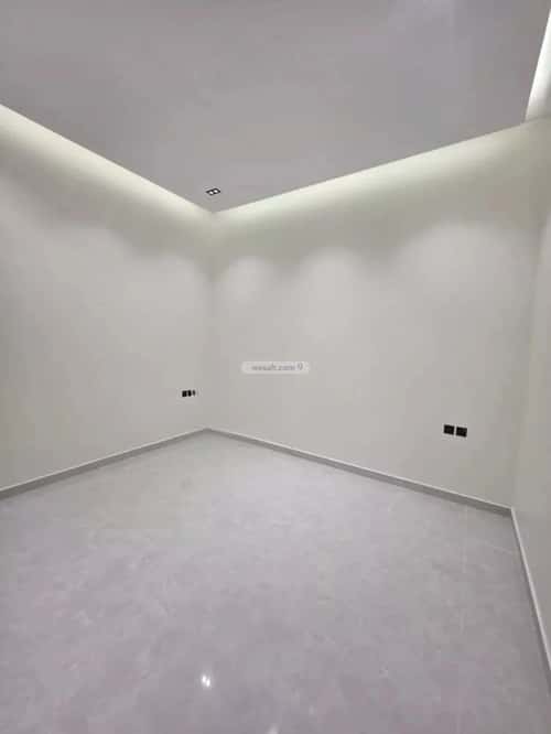 5 bedroom villa in Al Awali 2