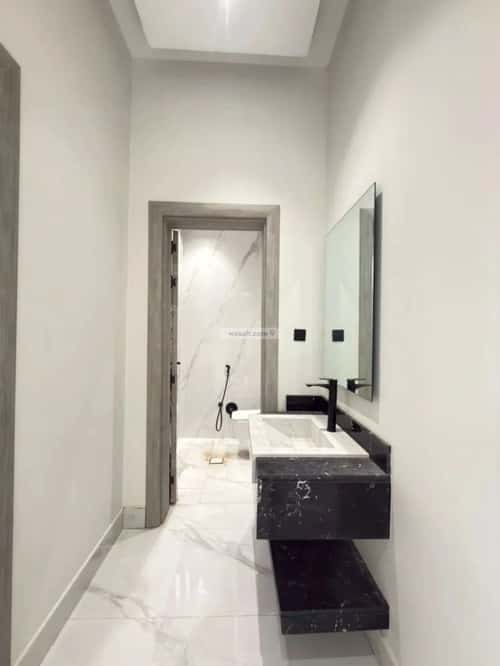 6 bedroom villa in Al Awali 2