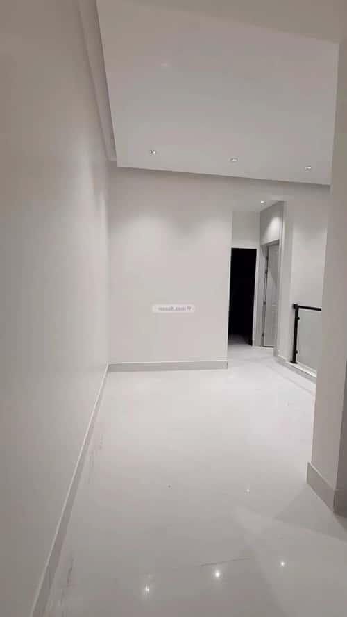 5 bedroom villa in Al Uraija Al Gharbi 1