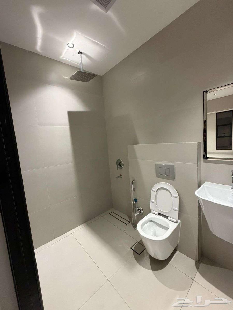 5 bedroom apartment in Al Manar 2