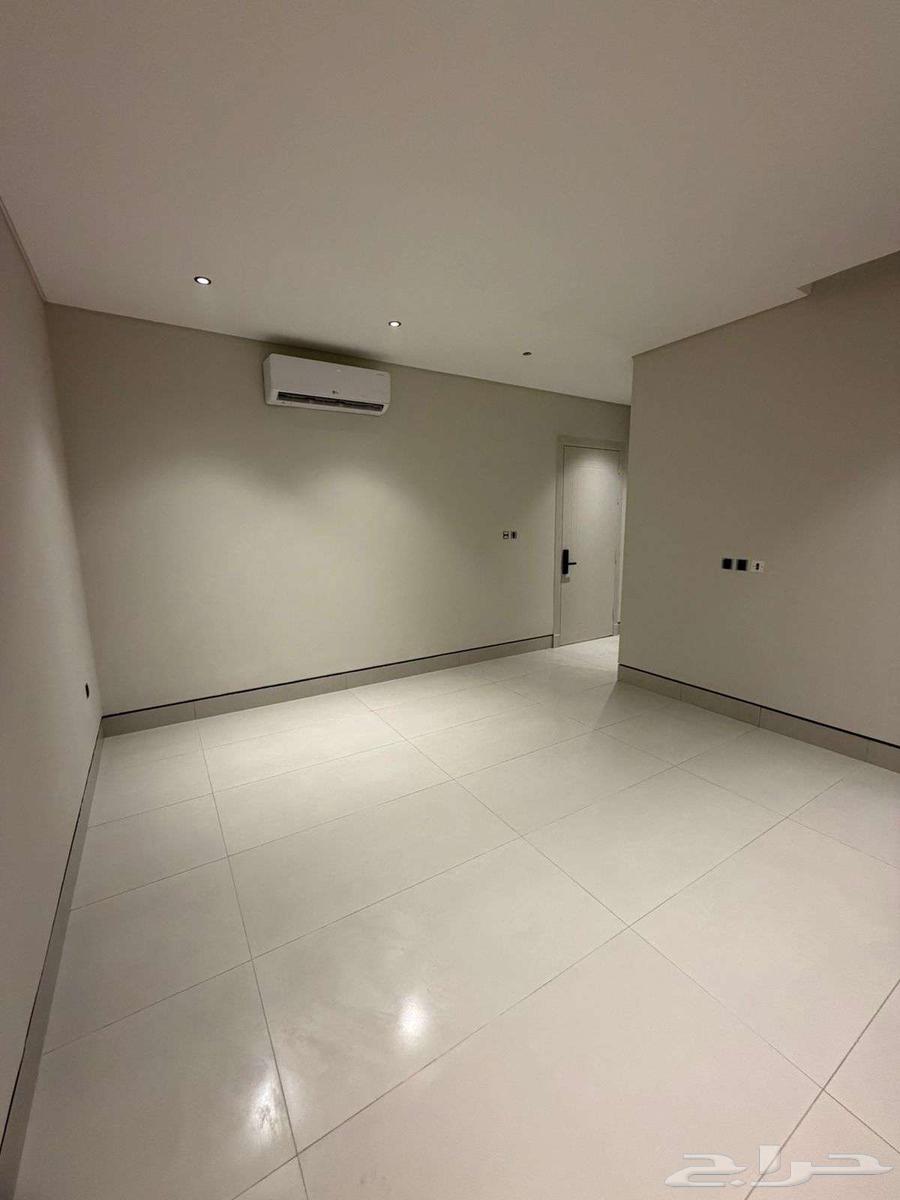 5 bedroom apartment in Al Manar 11