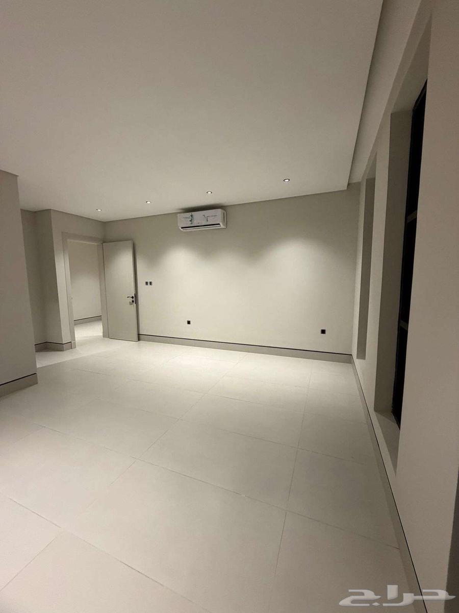 5 bedroom apartment in Al Manar 3