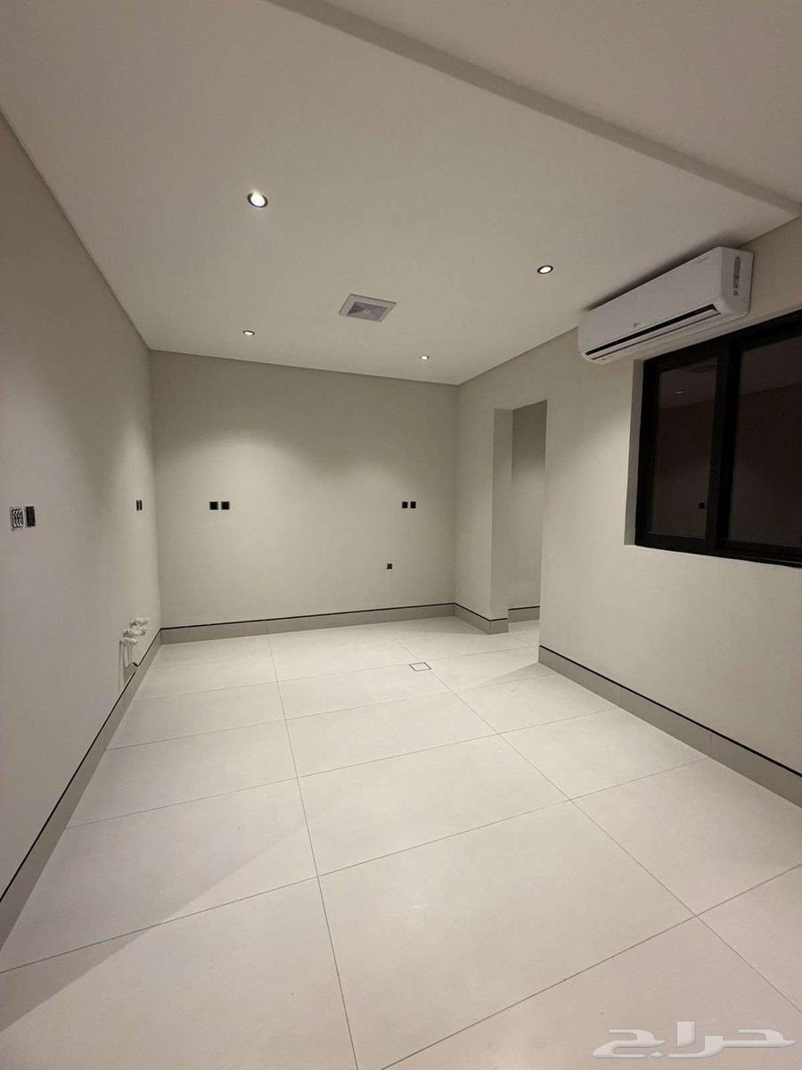 5 bedroom apartment in Al Manar 7