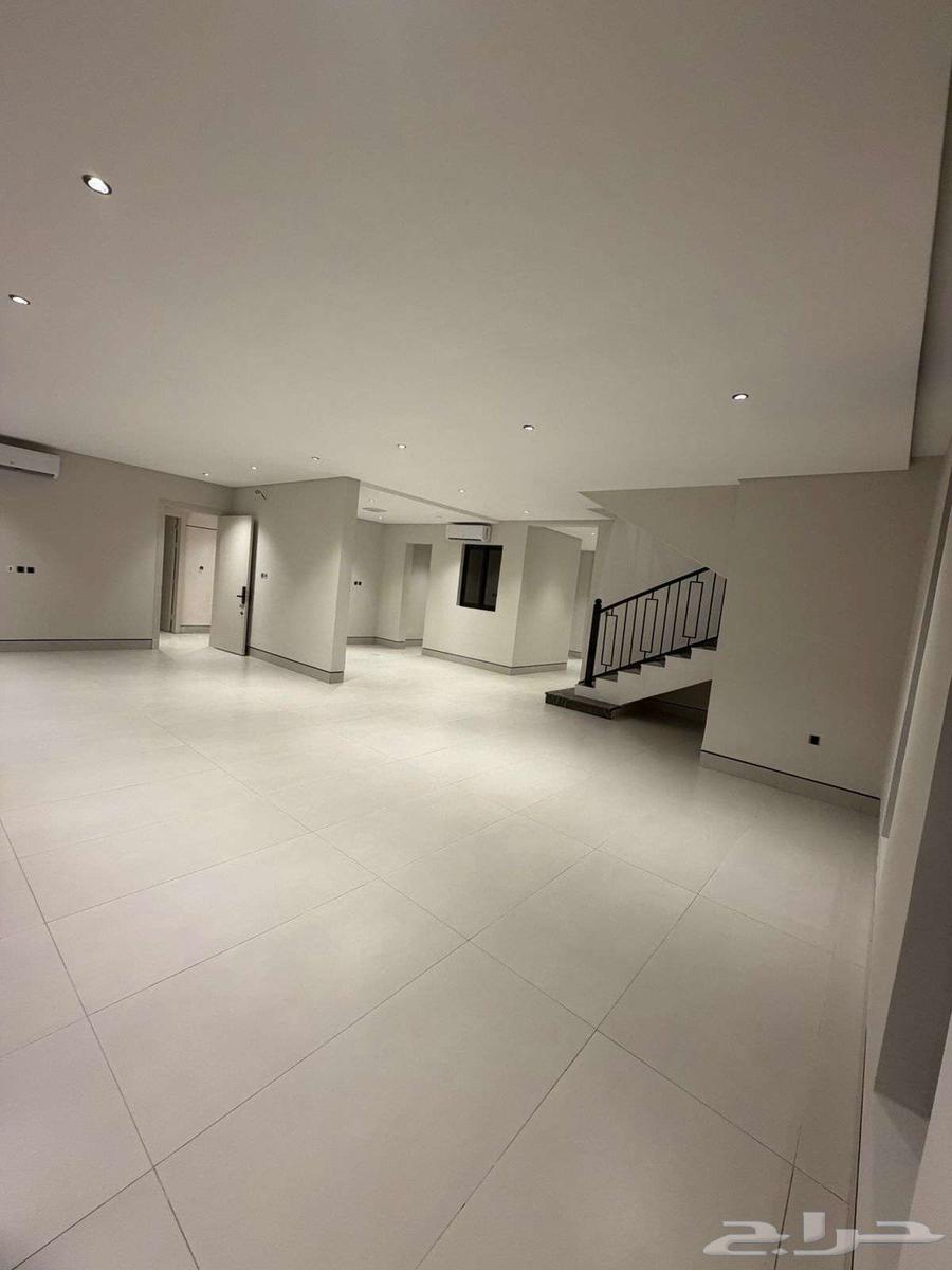 5 bedroom apartment in Al Manar 8