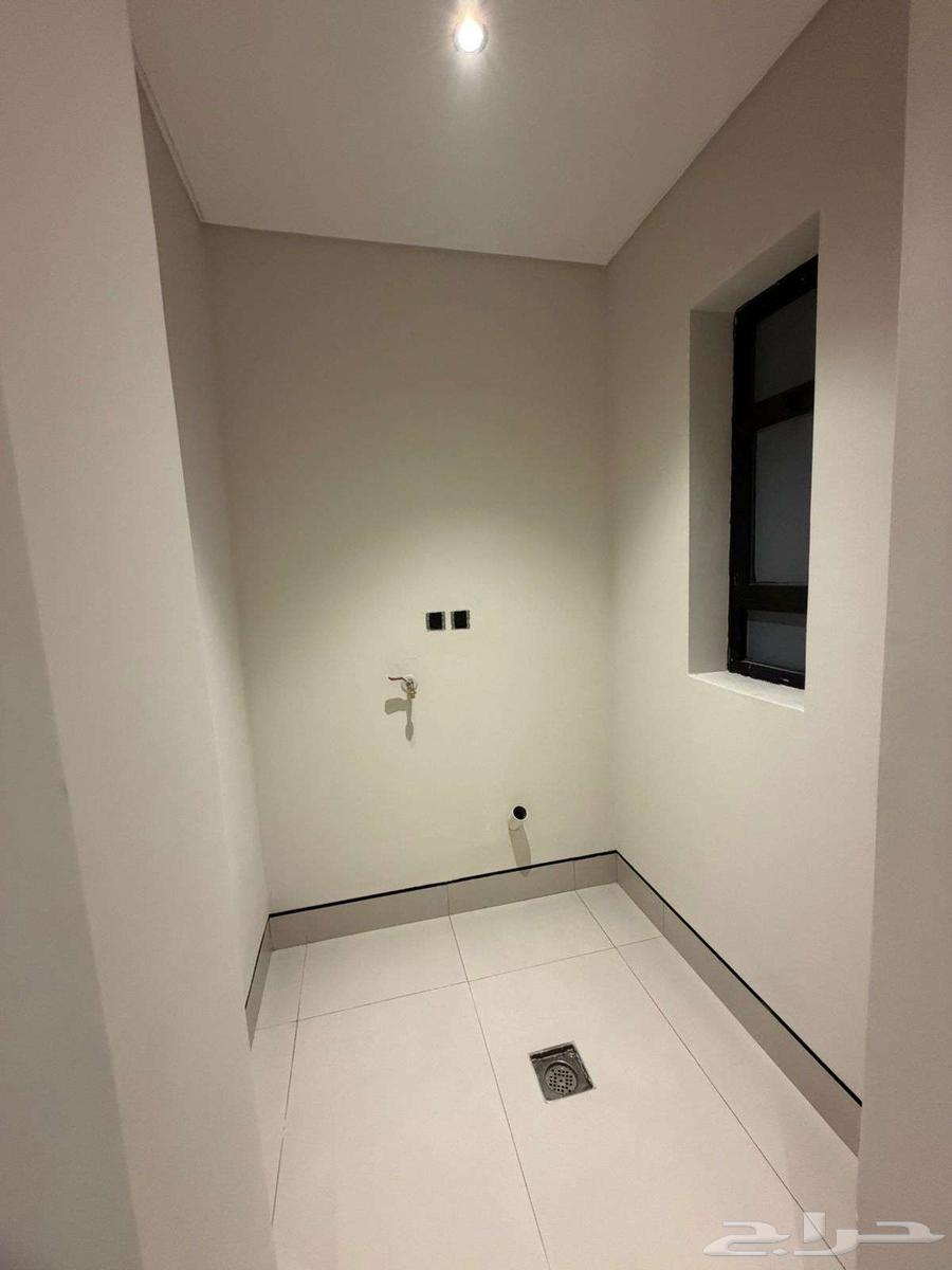 5 bedroom apartment in Al Manar 9
