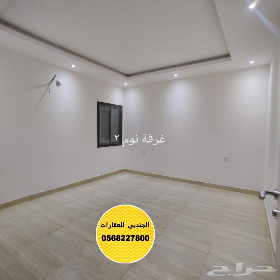 شقة 6 غرف في ضاحية الملك فهد 4