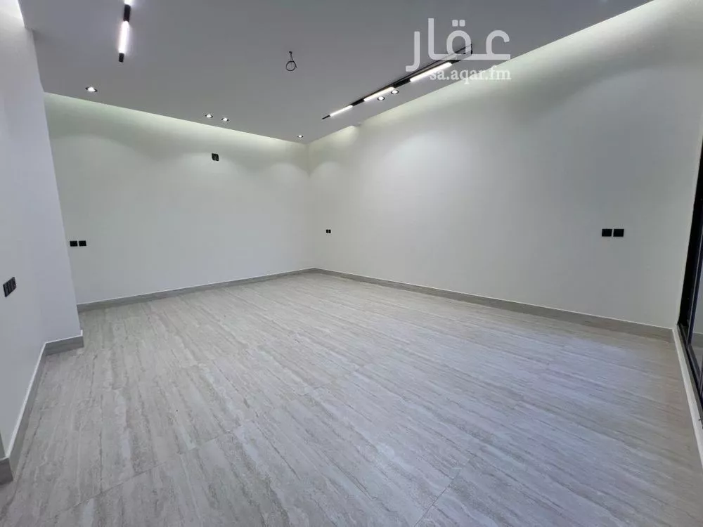 6 bedroom villa in Dhahrat Laban 7