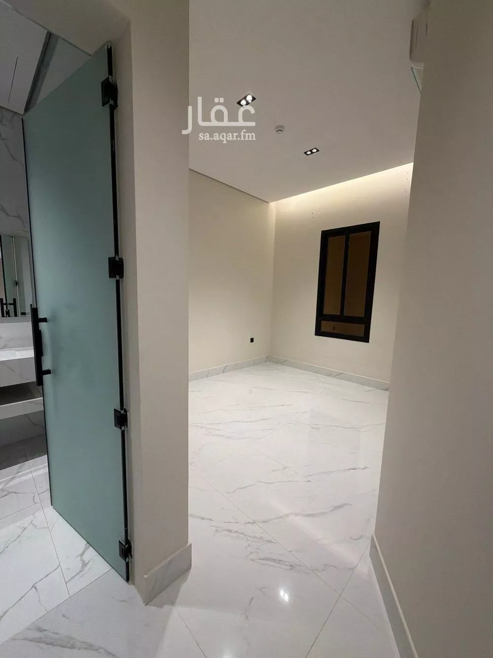 شقة 5 غرف في العارض 9