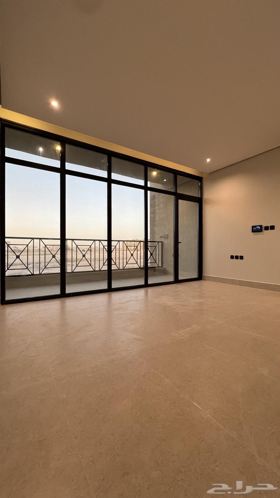 5 bedroom apartment in Al Hamra 9
