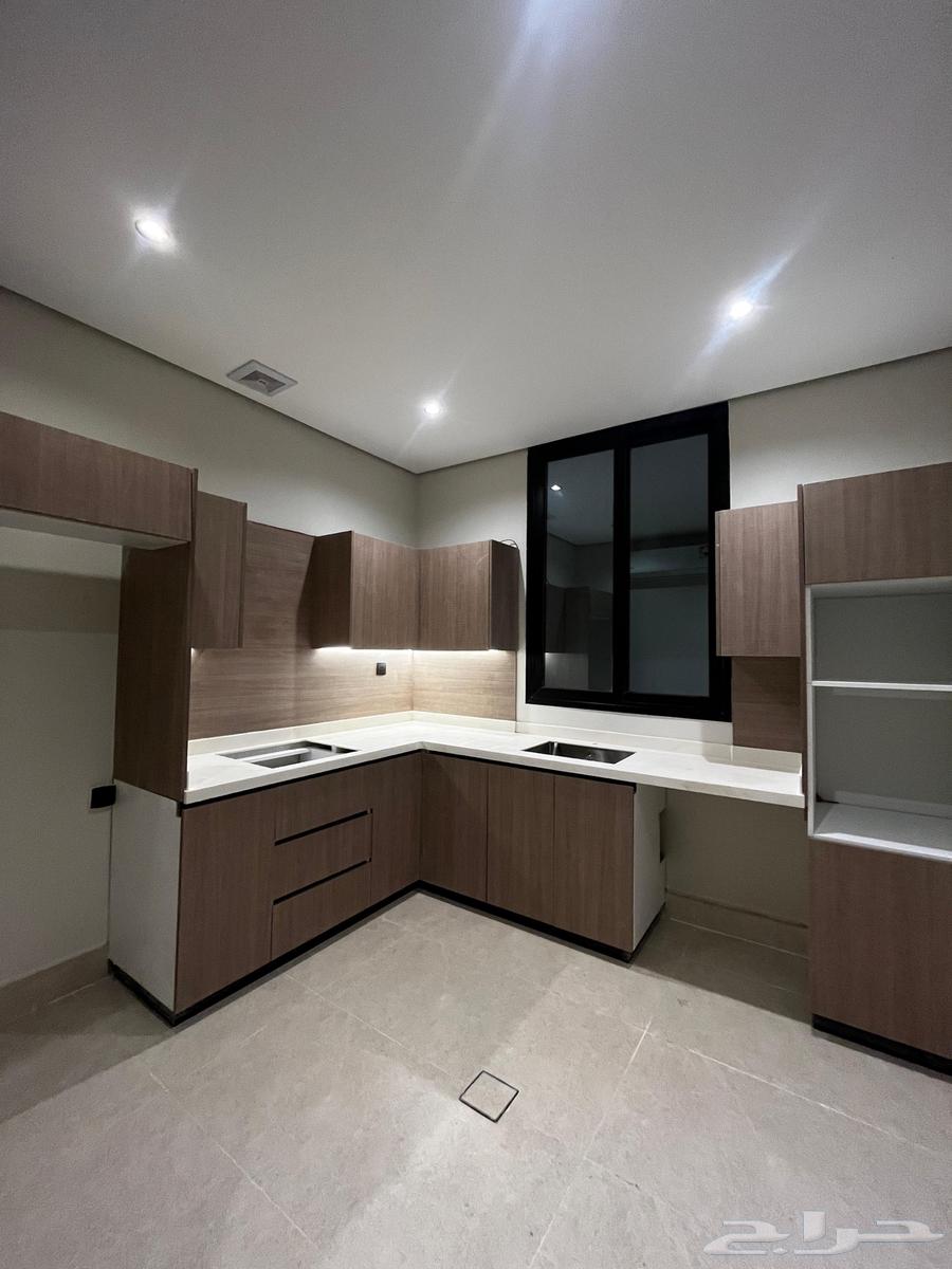 5 bedroom apartment in Al Hamra 3