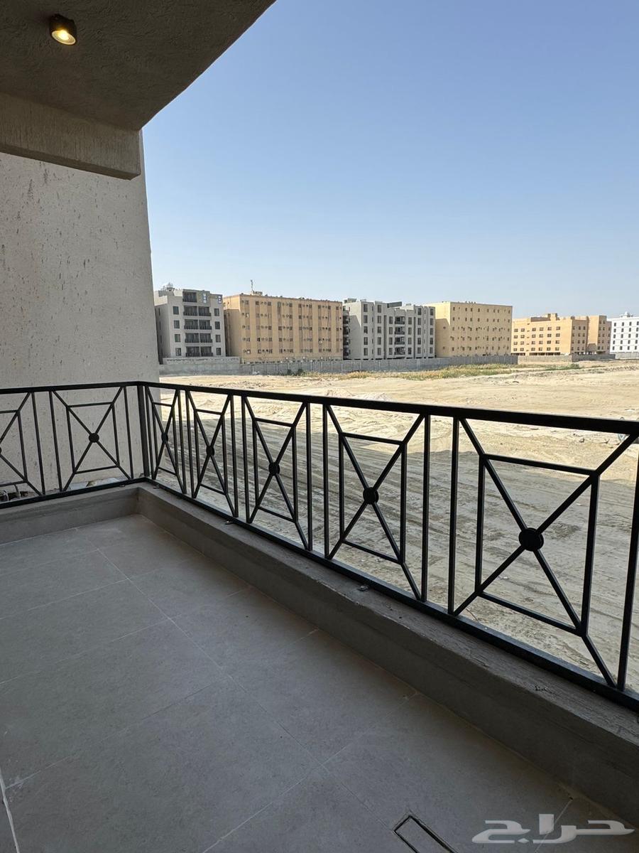 5 bedroom apartment in Al Hamra 8
