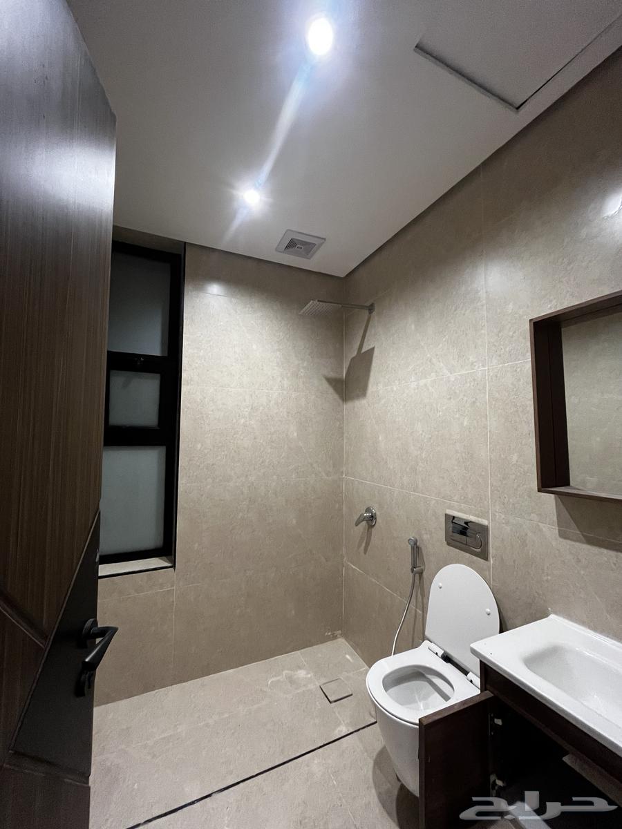 5 bedroom apartment in Al Hamra 11