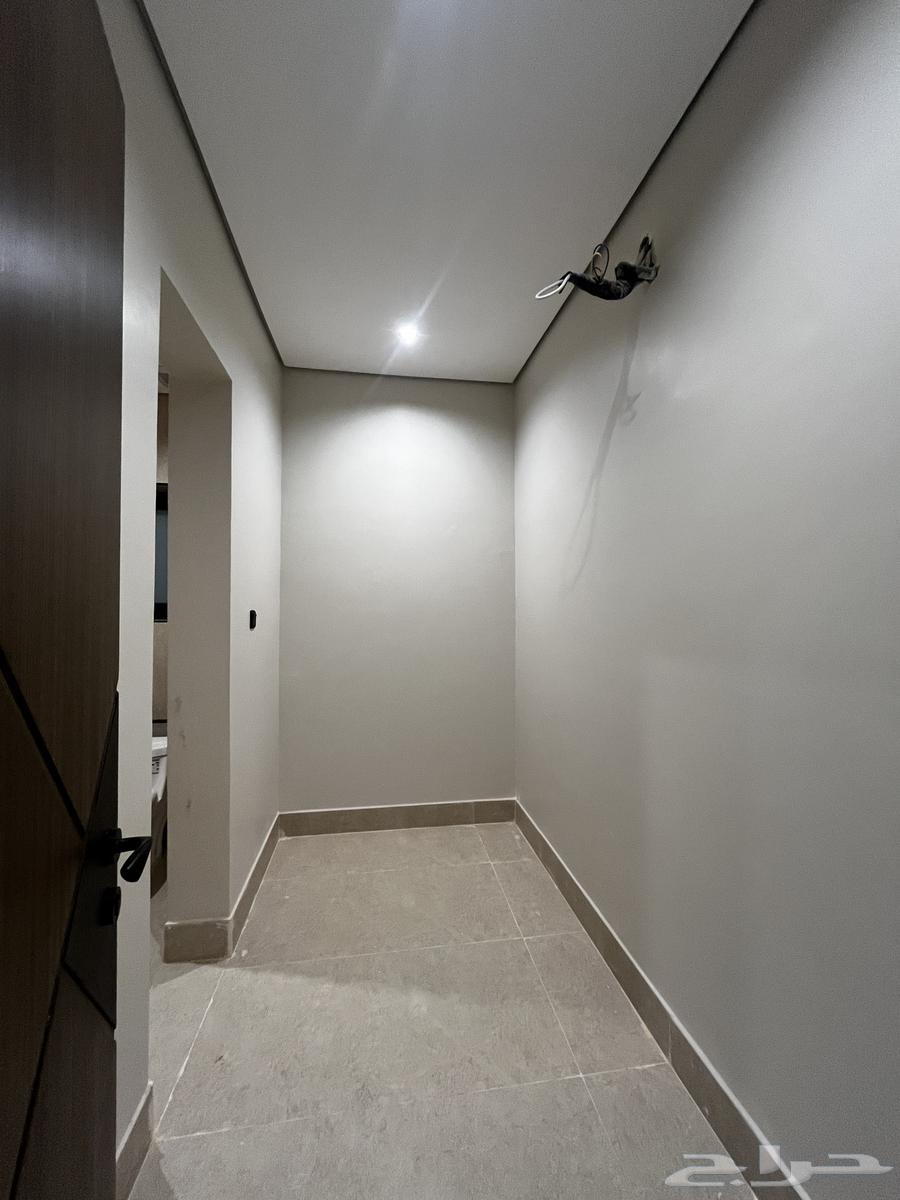 5 bedroom apartment in Al Hamra 15