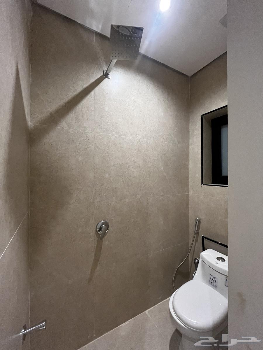 5 bedroom apartment in Al Hamra 16
