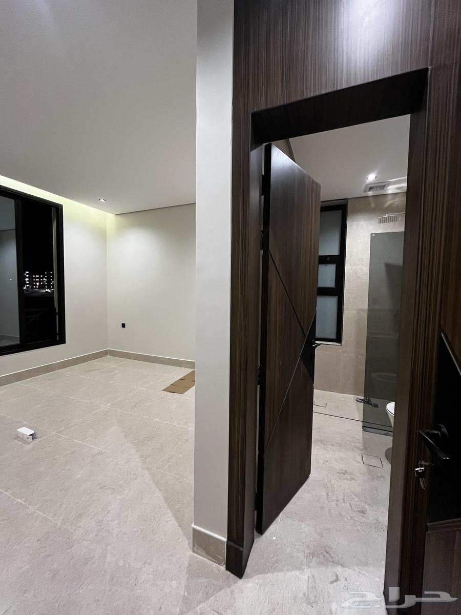 5 bedroom apartment in Al Hamra 17