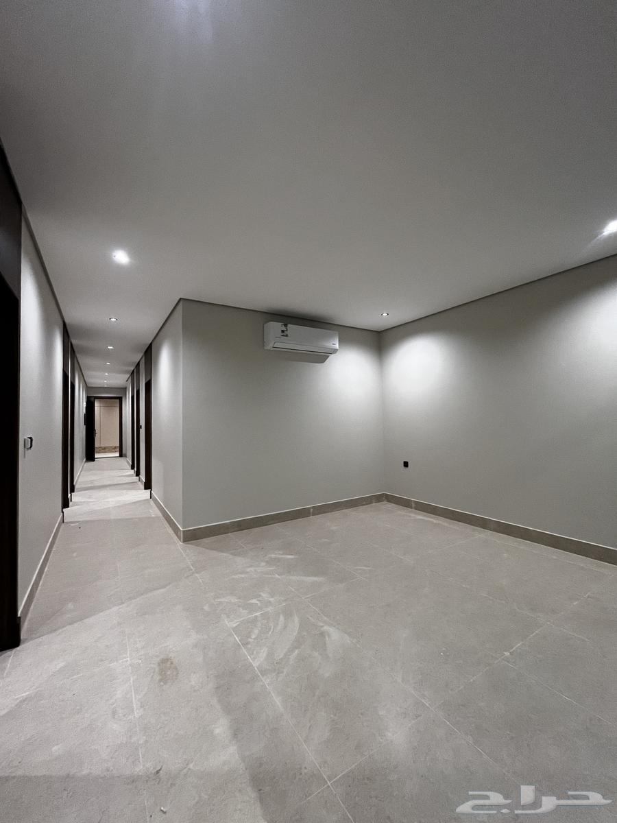 5 bedroom apartment in Al Hamra 21