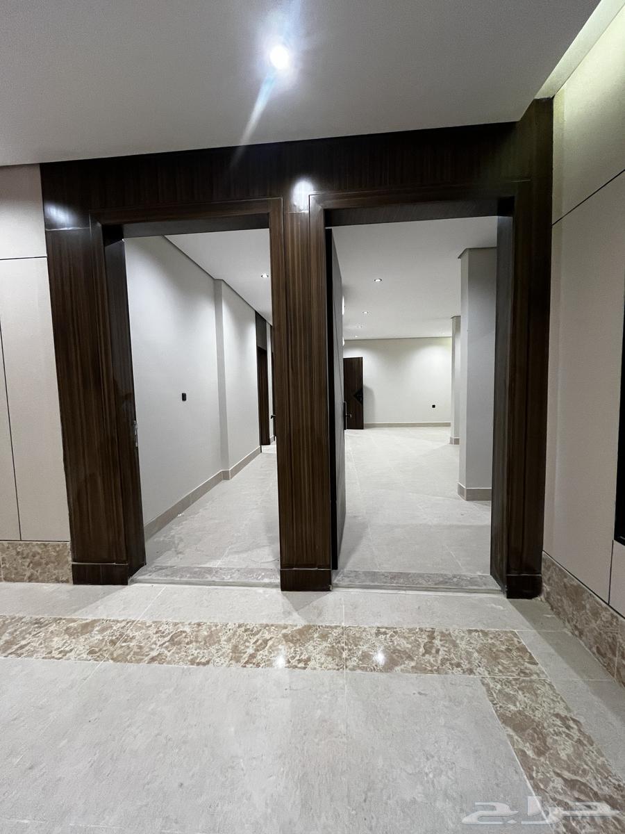 5 bedroom apartment in Al Hamra 4