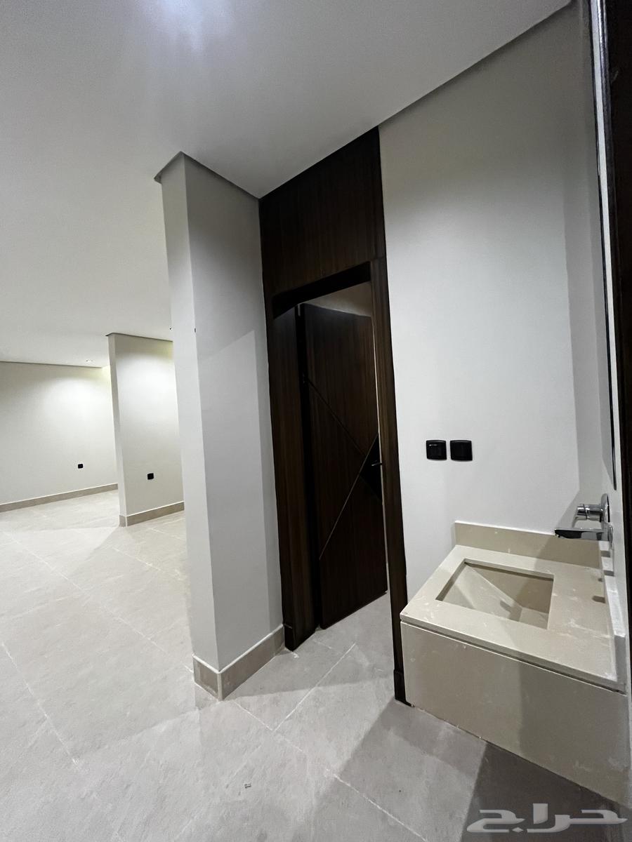 5 bedroom apartment in Al Hamra 5