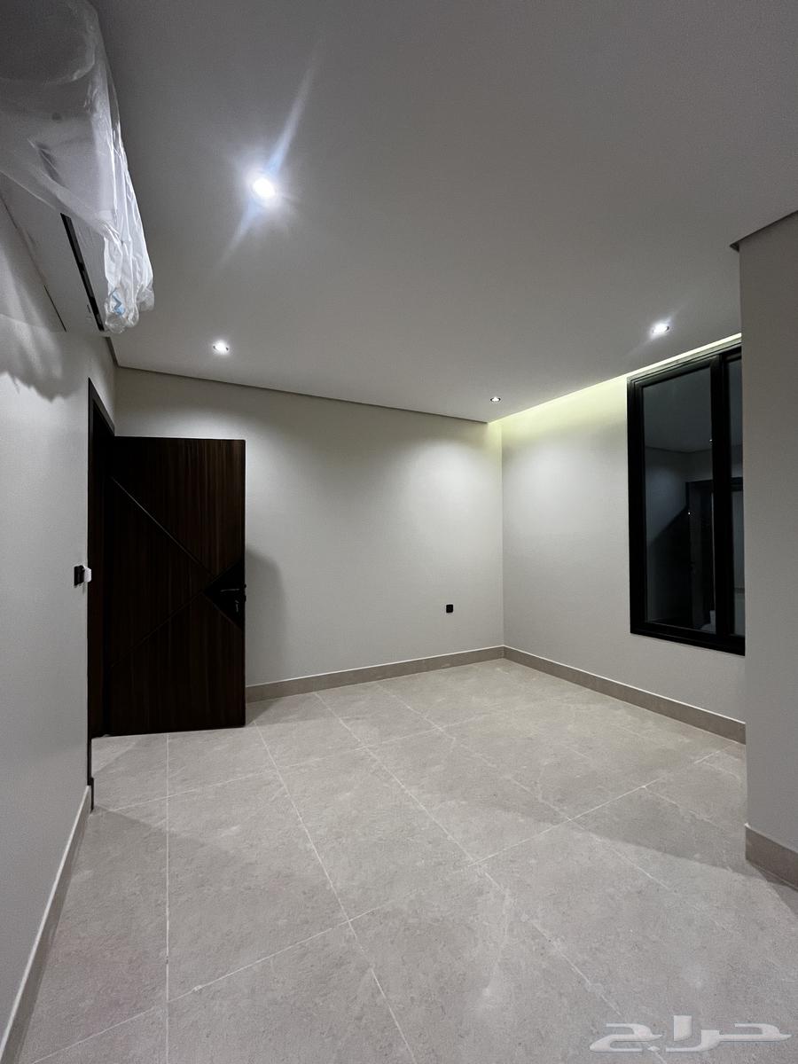 5 bedroom apartment in Al Hamra 7