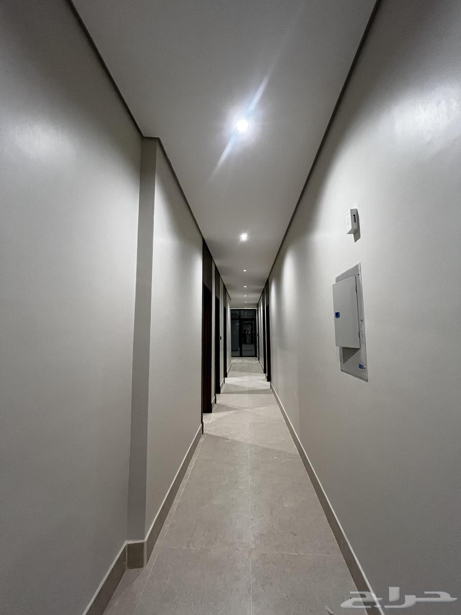5 bedroom apartment in Al Hamra 9