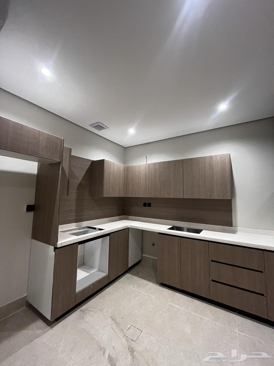 5 bedroom apartment in Al Hamra 10