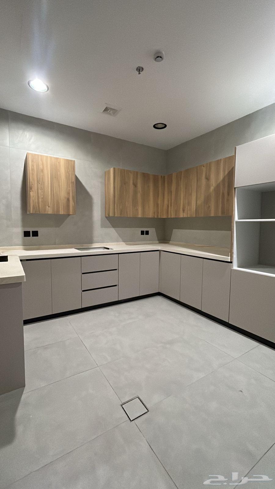 3 bedroom apartment in Al Hamra 7