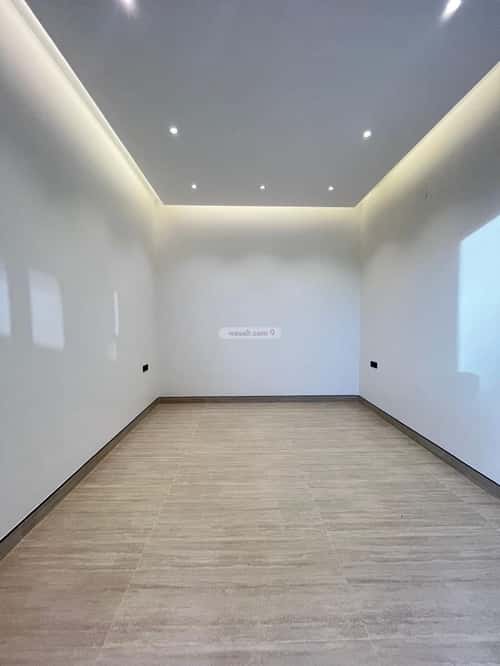 5 bedroom villa in Al Mahdiyyah 2