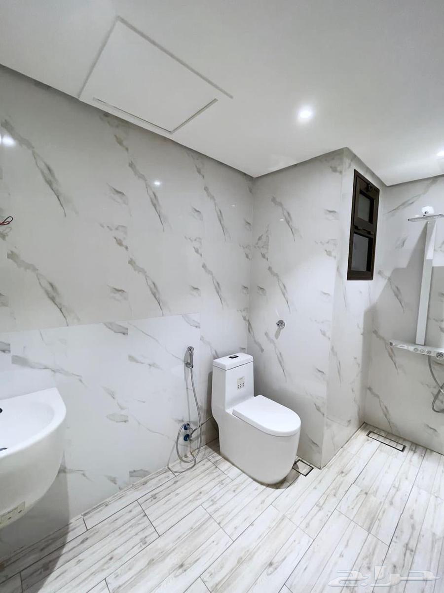 3 bedroom apartment in Al Hamra 8