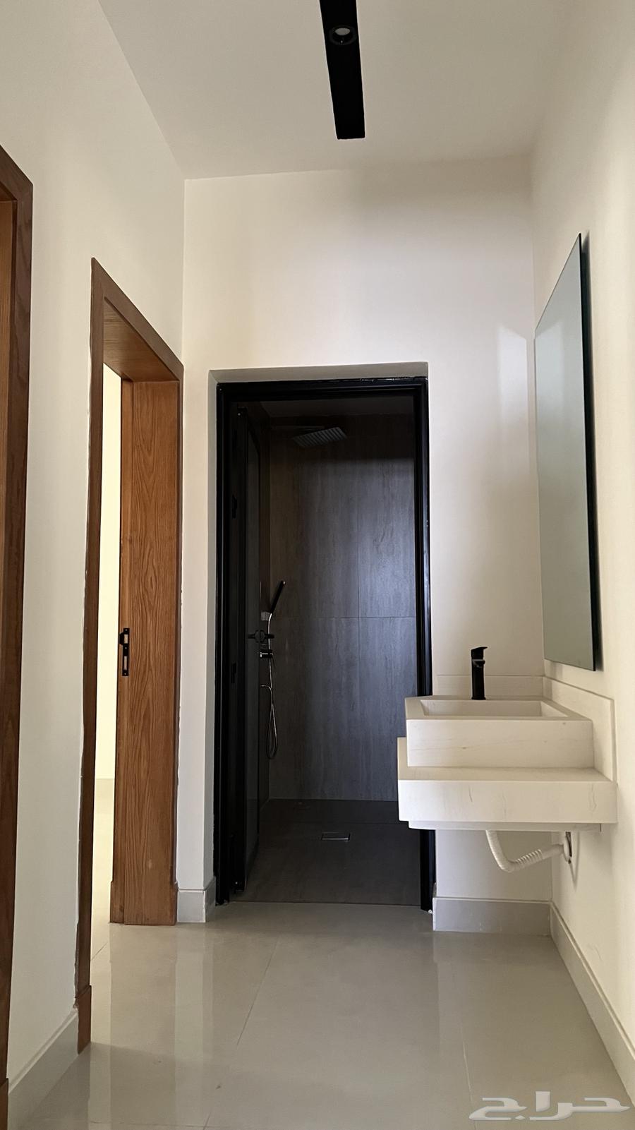 5 bedroom apartment in Ash Shulah 4