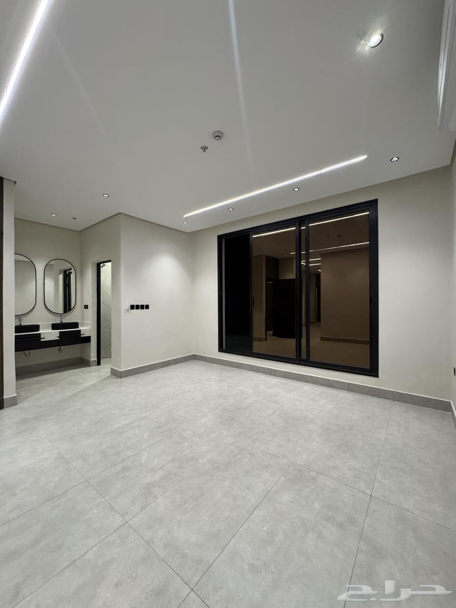5 bedroom apartment in Al Hamra 11