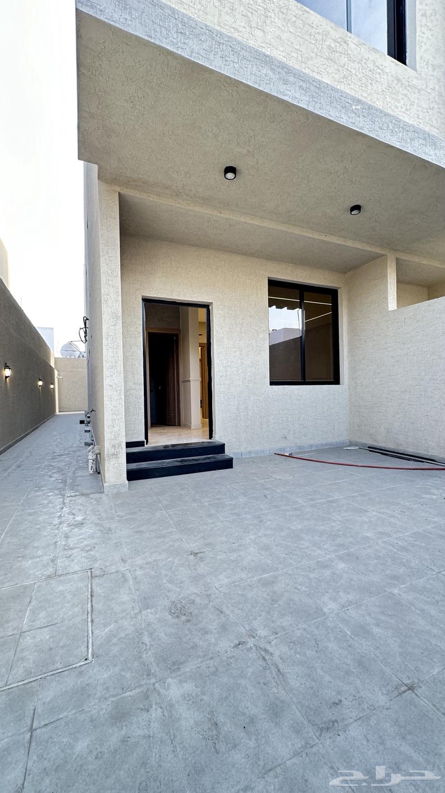 5 bedroom apartment in Dahiat King Fahd 4