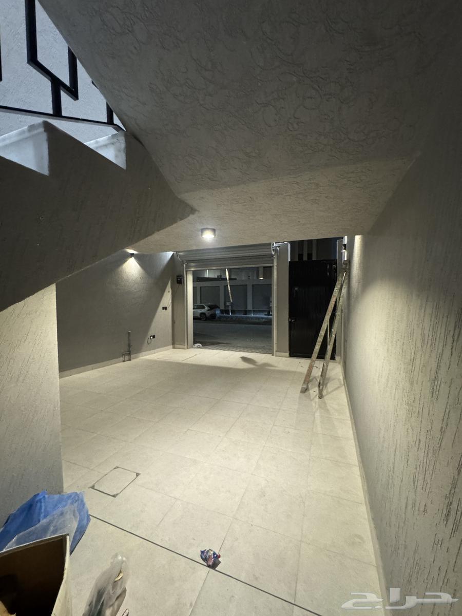 6 bedroom apartment in Dahiat King Fahd 4
