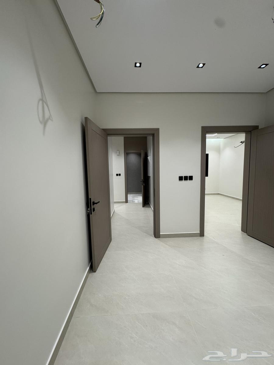 6 bedroom apartment in Dahiat King Fahd 9