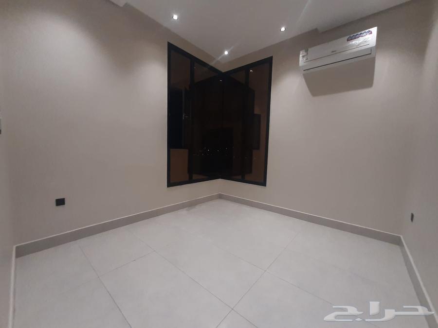 5 bedroom apartment in Al Hamra 20