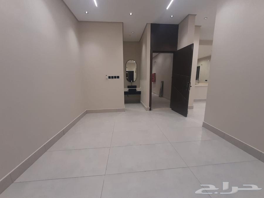 5 bedroom apartment in Al Hamra 4