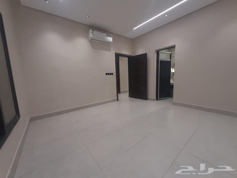 5 bedroom apartment in Al Hamra 7