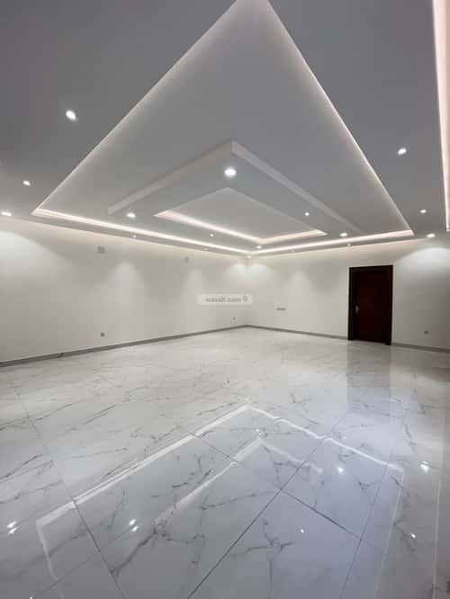 5 bedroom villa in Al Mahdiyyah 1