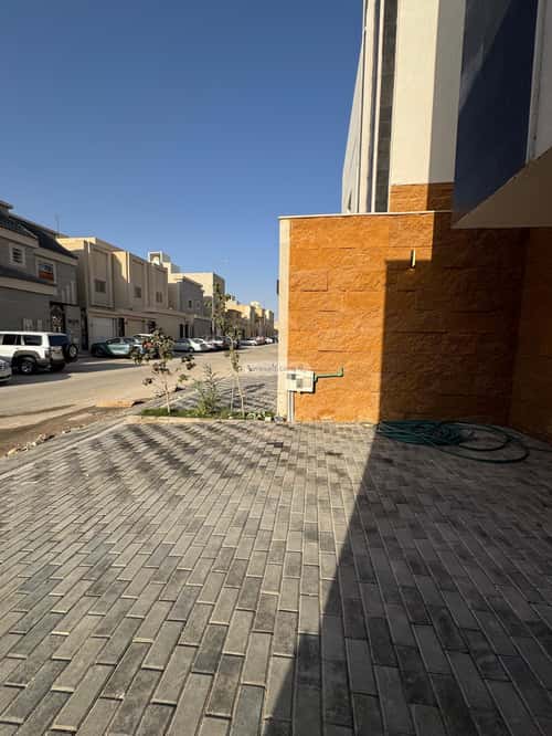 5 bedroom floor in Al Janadriyah 7