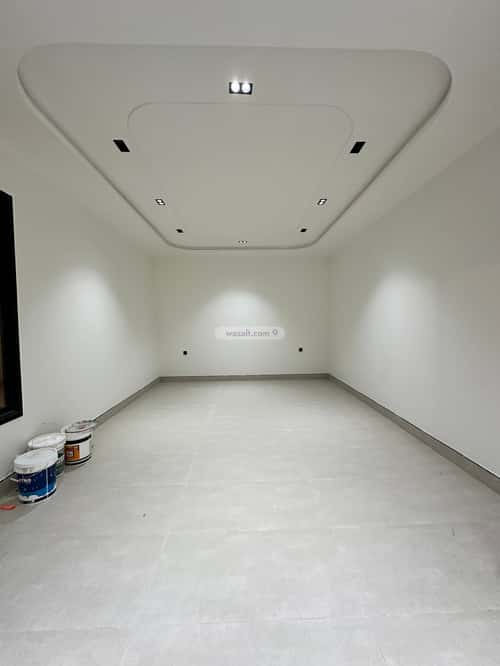 7 bedroom floor in Al Awali 2