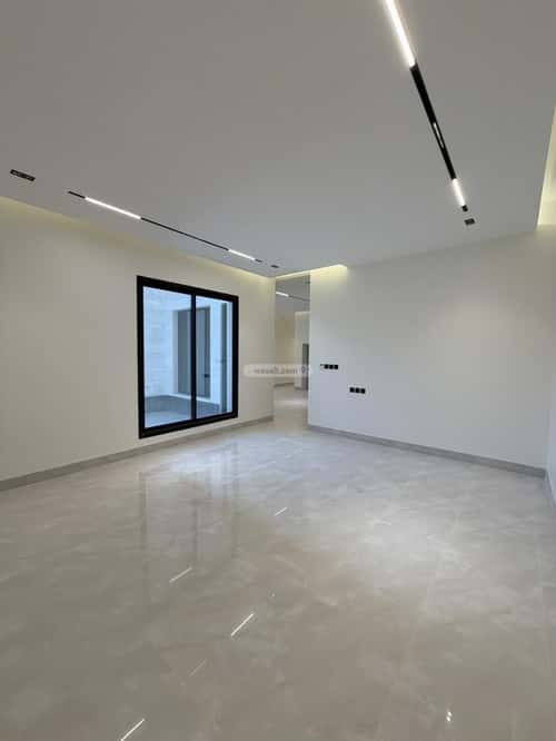 5 bedroom villa in Al Mahdiyyah 3