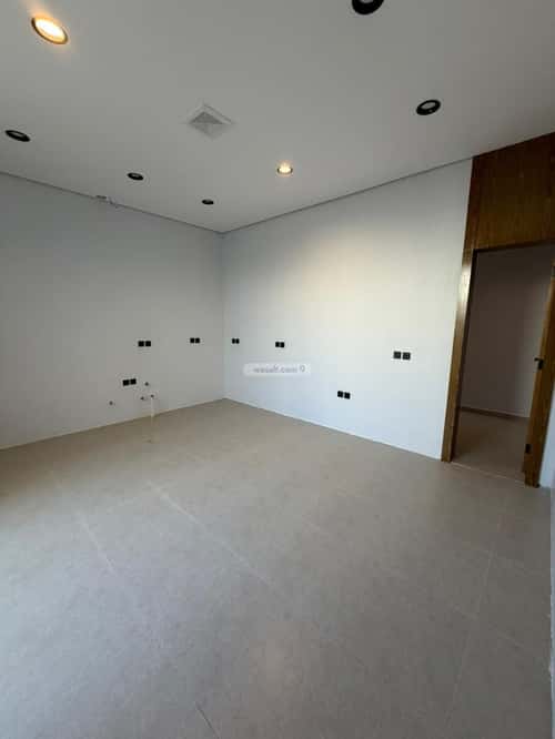 5 bedroom villa in Al Mahdiyyah 2