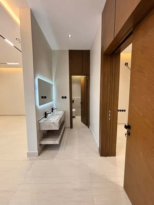 5 bedroom villa in Al Mahdiyyah 3