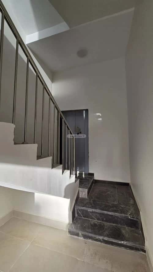 3 bedroom floor in Al Awali 7