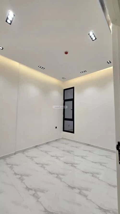 3 bedroom apartment in Al Zahrah 4
