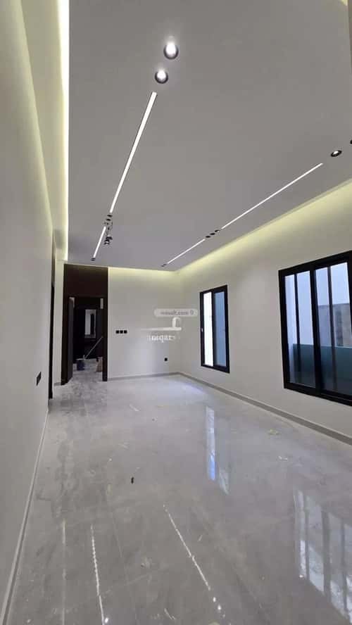5 bedroom floor in Tuwaiq 8