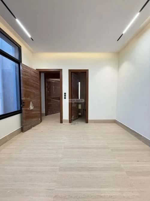 5 bedroom villa in Al Mahdiyyah 6