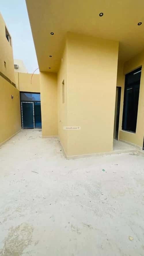 5 bedroom villa in Al Hazm 12